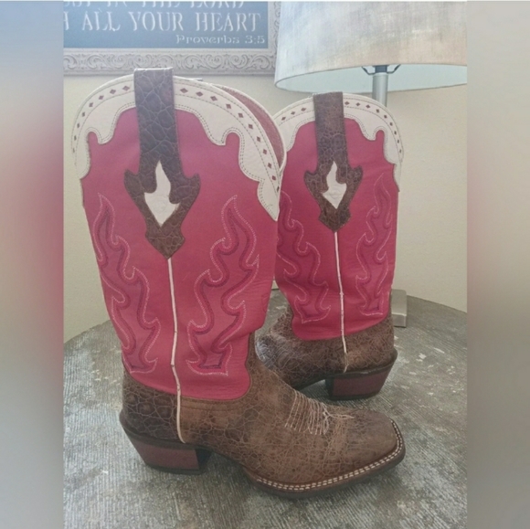 🌟SEE NEW LISTING!🌟🎀Barbie Pink 🌟 Vintage Cowgirl🎀💗Ariat Women's 🌟 - Picture 11 of 12